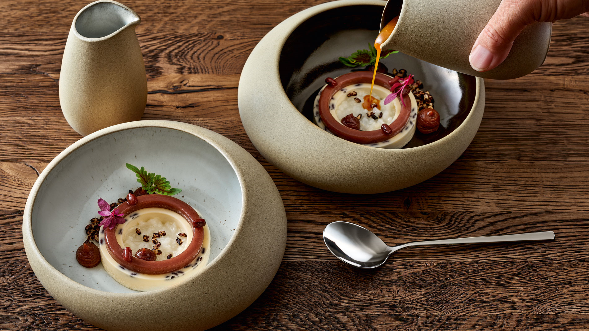 Playground, embrace, krožnik globoki peščen/bel, 26 cm, 1 kos Playground, embrace, krožnik globoki peščen/bel, 26 cm, 1 kos